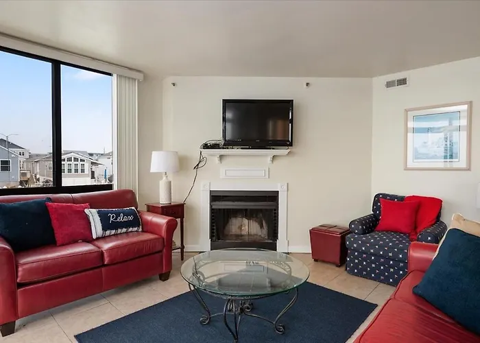 Spectacular 3-bedroom Bayside Pointe On The Bay Condo! Holiday home
