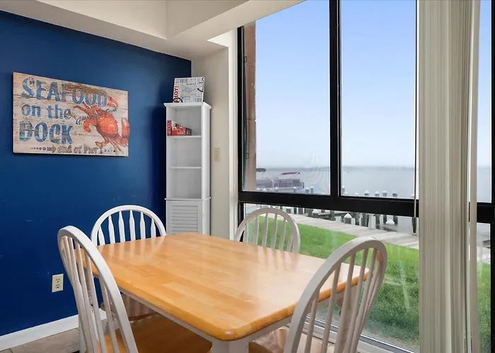 Holiday home Spectacular 3-bedroom Bayside Pointe On The Bay Condo! *