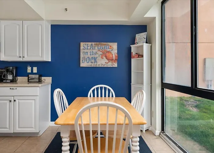 Spectacular 3-bedroom Bayside Pointe On The Bay Condo!