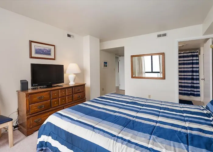 Spectacular 3-bedroom Bayside Pointe On The Bay Condo! Holiday home *