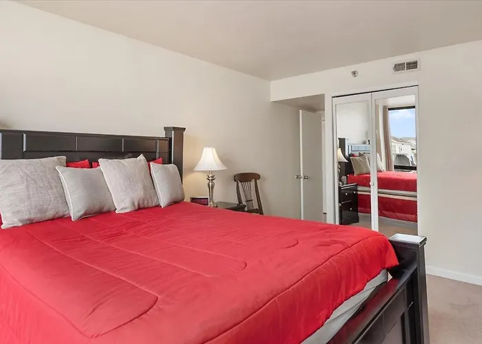 Spectacular 3-bedroom Bayside Pointe On The Bay Condo! *