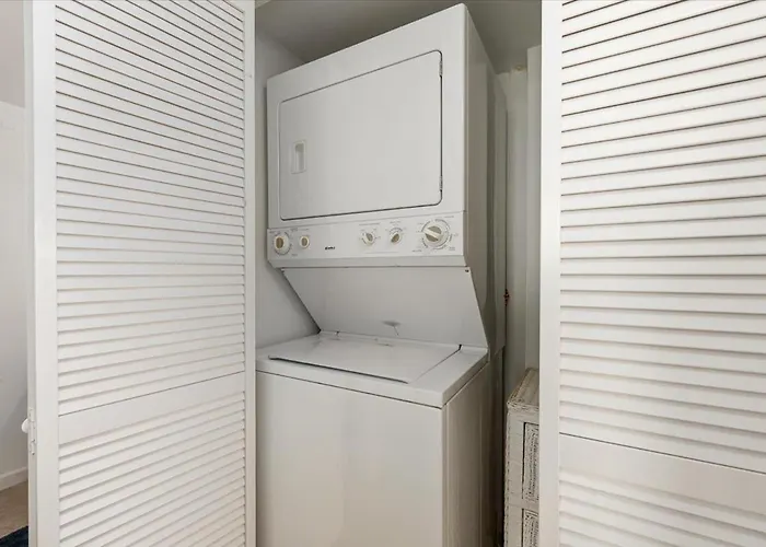 Spectacular 3-bedroom Bayside Pointe On The Bay Condo! * Ocean City