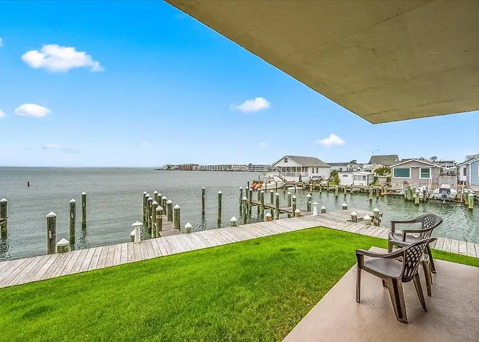 Spectacular 3-bedroom Bayside Pointe On The Bay Condo! Holiday home *