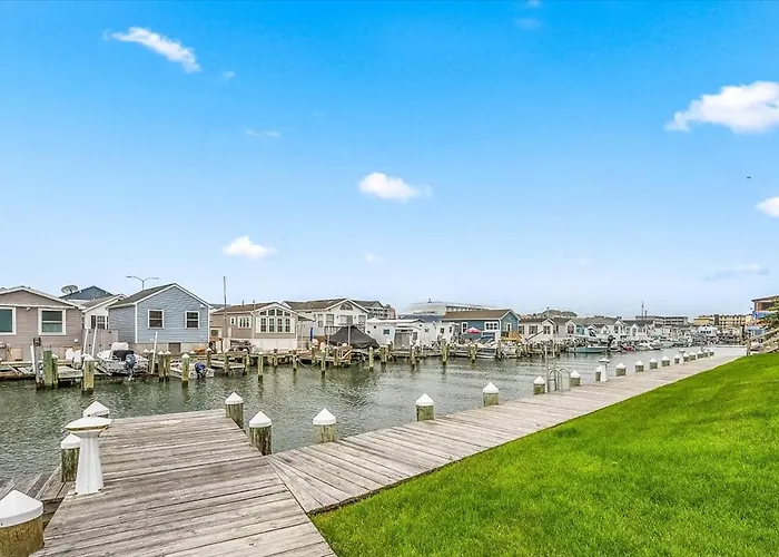 Spectacular 3-bedroom Bayside Pointe On The Bay Condo! Holiday home *